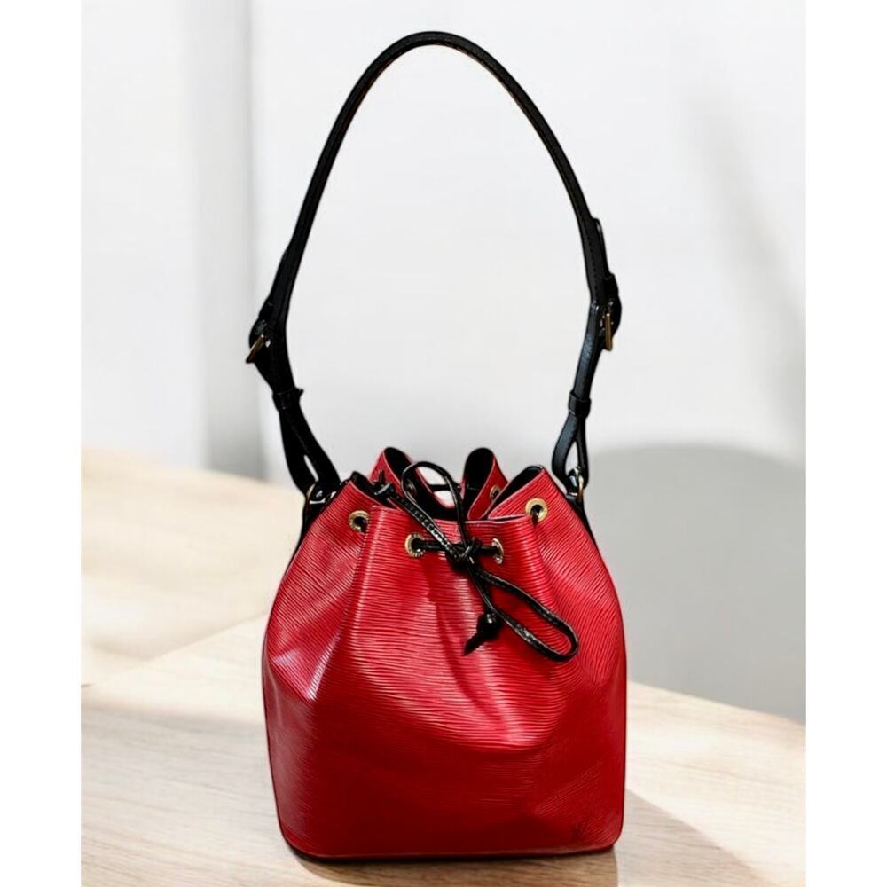 Vintage Louis Vuitton 1994 Epi Petite Noe Bag